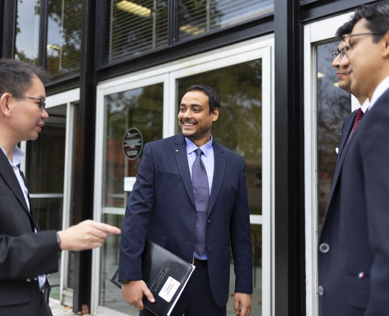 Stuart Students speak with an advisor